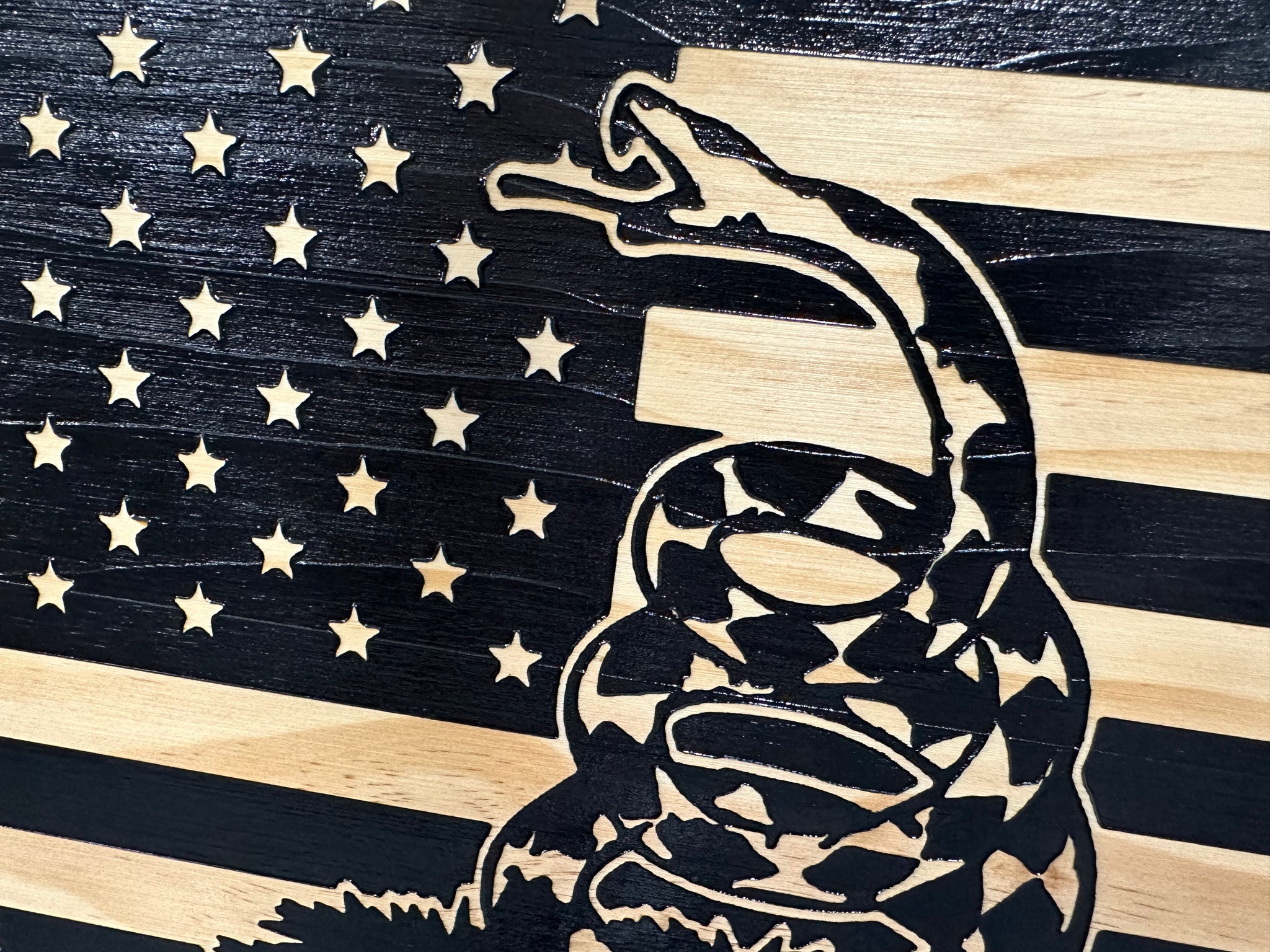 Distressed Dont Tread On Me Wall-Mounted Hidden Gun Cabinet close look