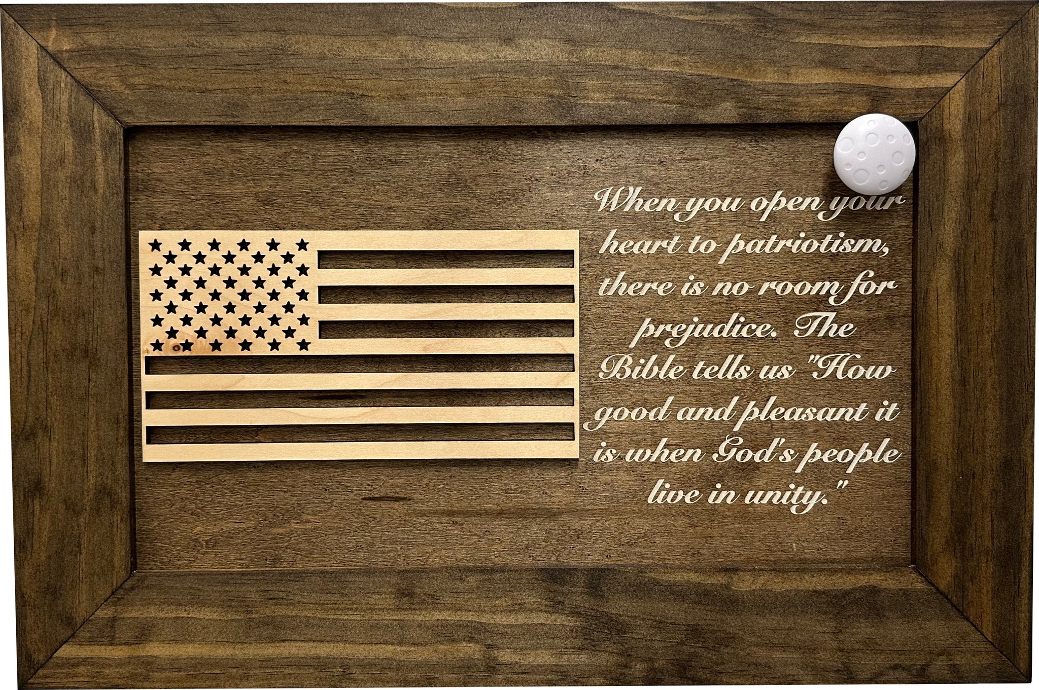 Jacobean American Flag & Patriotism Wall-Mounted Gun Cabinet with key