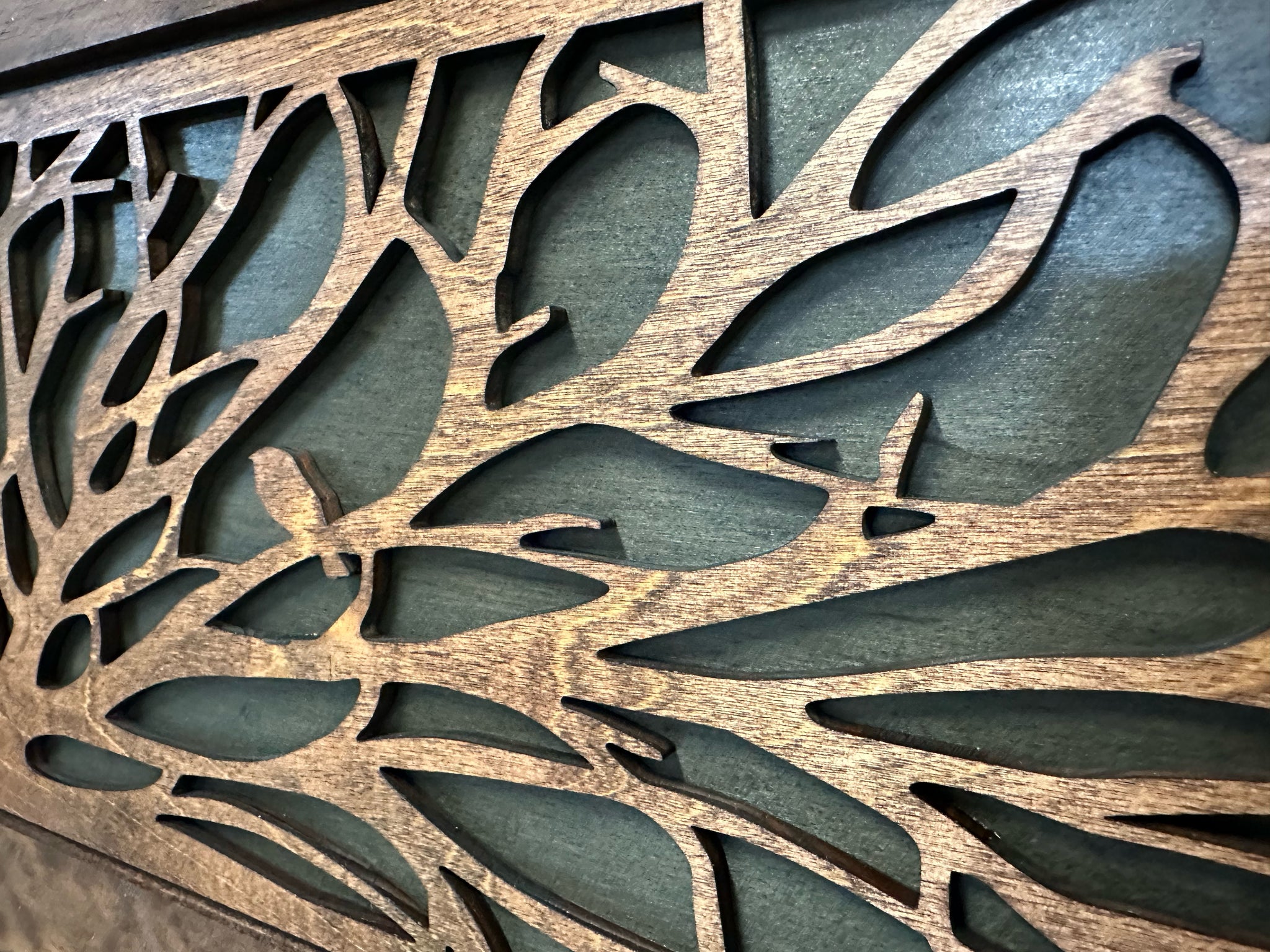 Large Birds in a Tree Gun Concealment Furniture with close look view