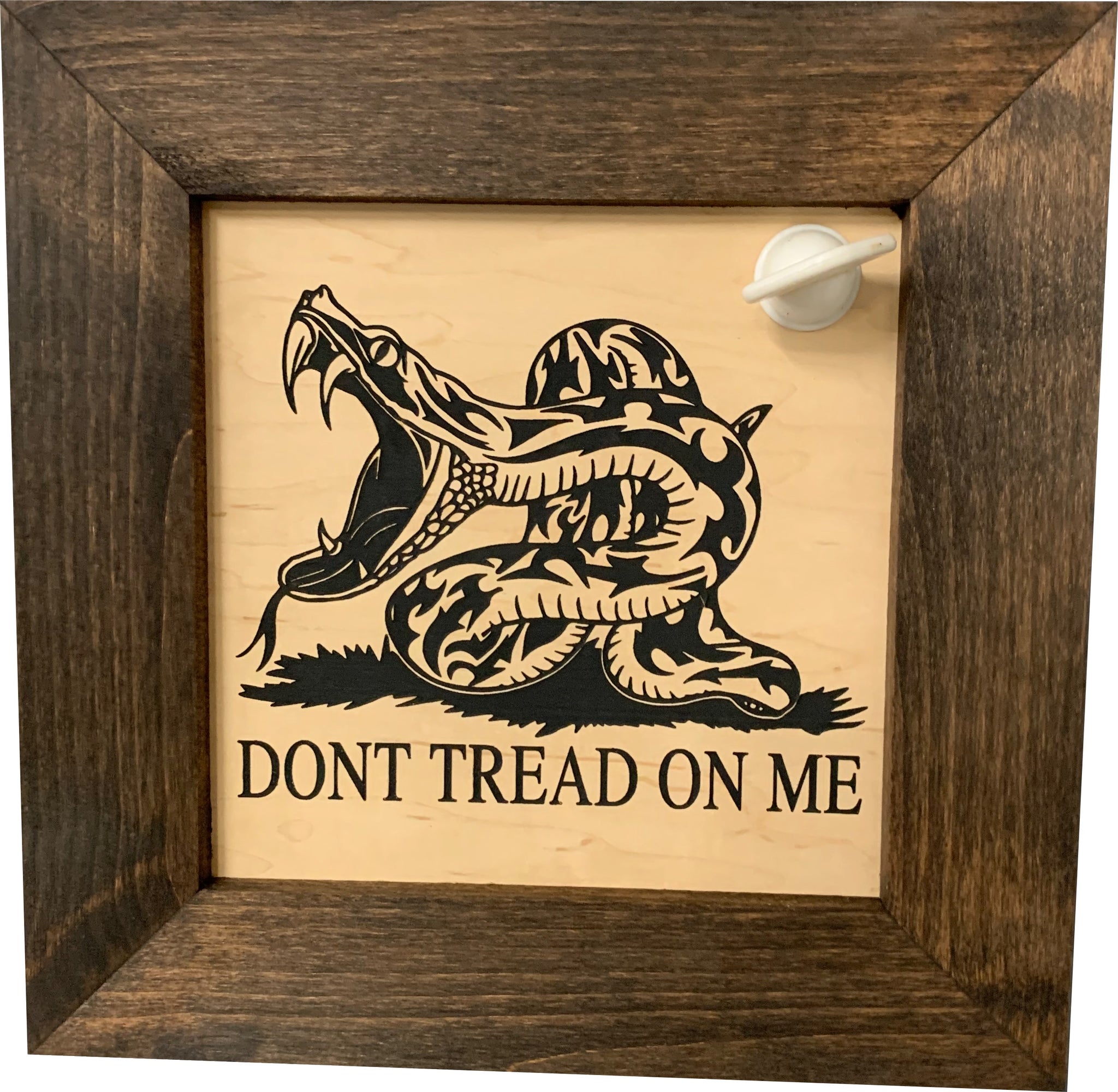 Bellewood Designs 2nd Amendment Dont Tread On Me Shelf Closeup Magnetic key