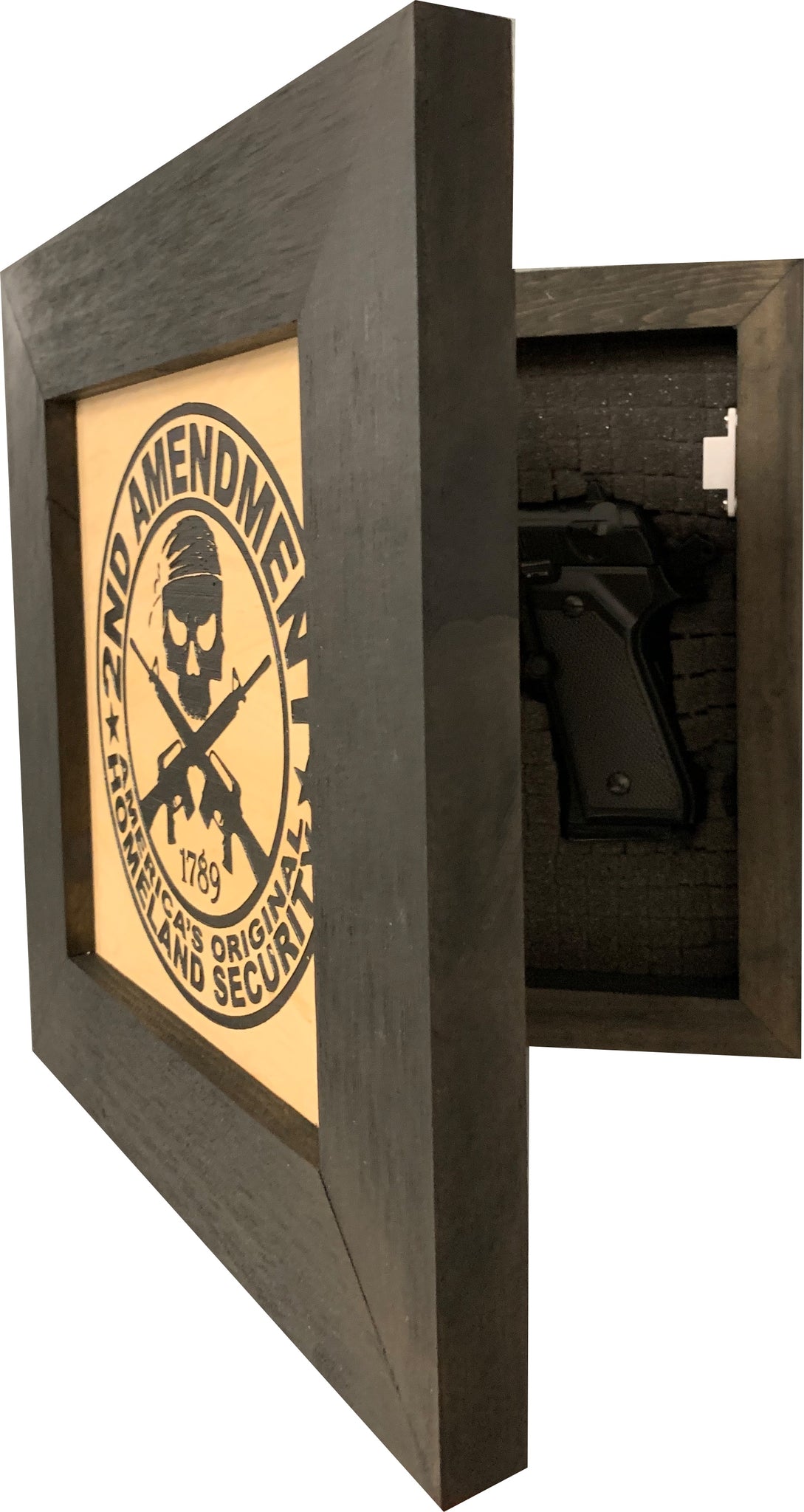Bellewood Designs 2nd Amendment Skull concealment shelf open with pistol
